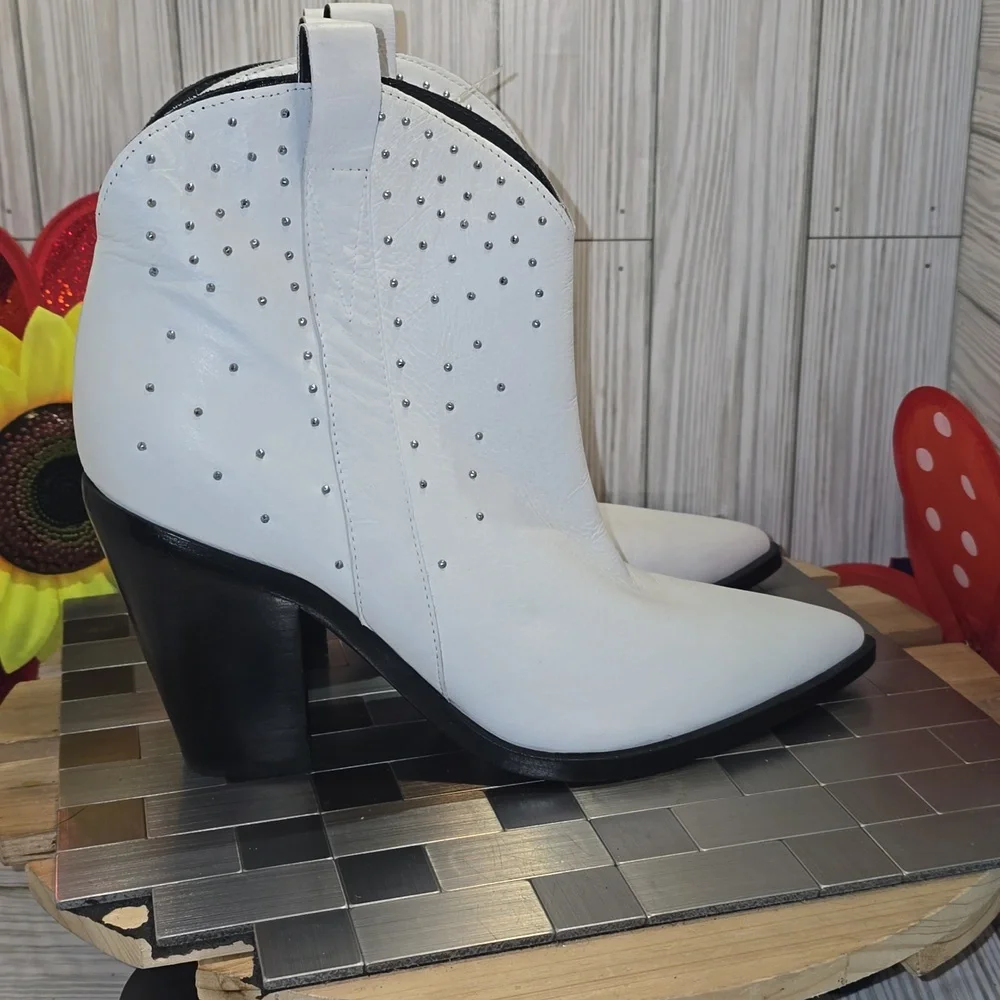 Sigerson Morrison Kalie White Studded Western ‎ Ankle Boots